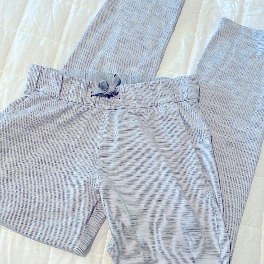 On the fly Lululemon pants
